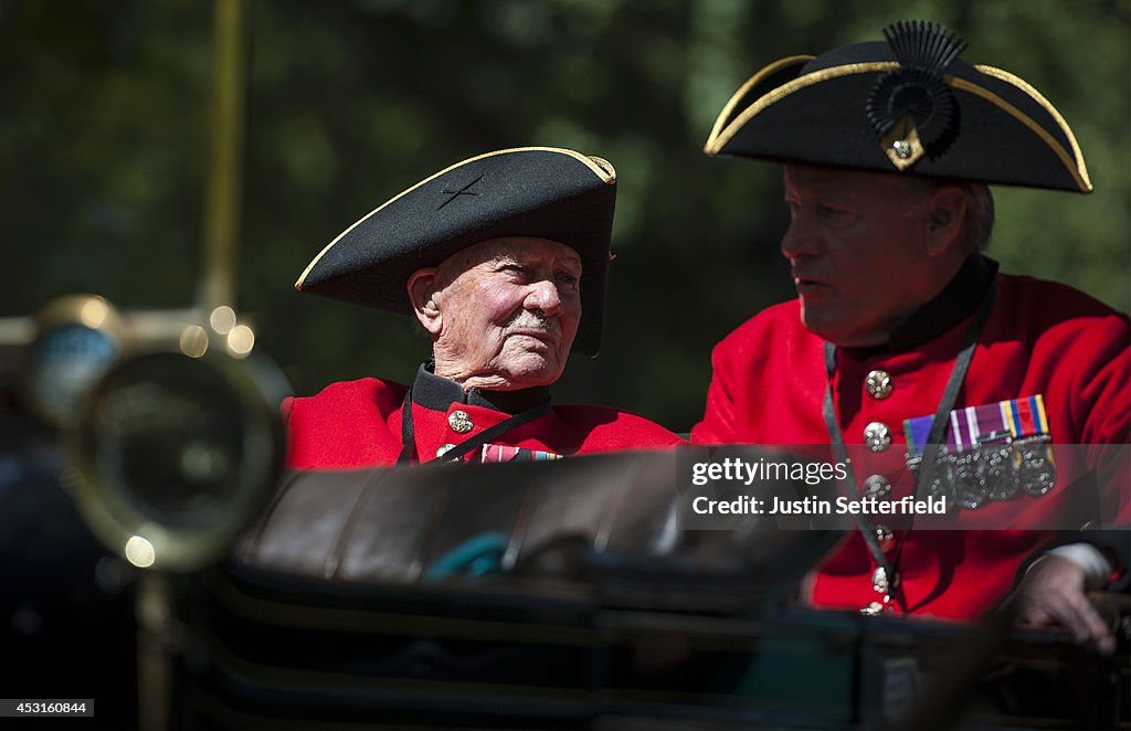 Chelsea Pensioners Take Part In The Great War Centenary Parade