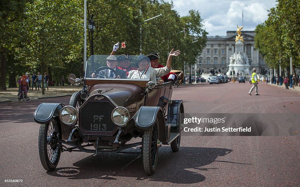 Chelsea Pensioners Take Part In The Great War Centenary Parade