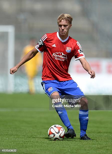 Stefan Haas of Unterhaching controls the ball during the Third League match between SpVgg Unterhaching and SV Wehen Wiesbaden at Sportpark...