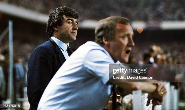 Barcelona mananger Terry Venables and his assistant Allan Harris look on as Barcelona fail to score in the Penalty shoot out in the European Cup...
