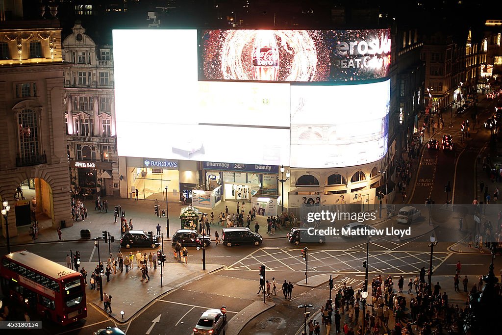 Lights Go Out To Mark World War One Centenary