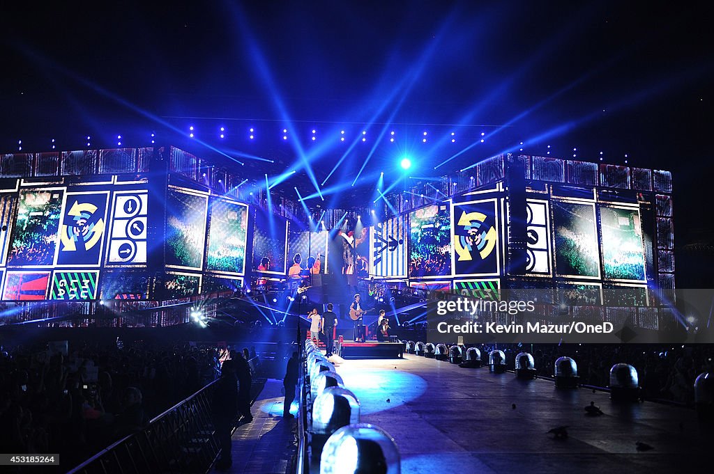One Direction "Where We Are" Tour - New Jersey