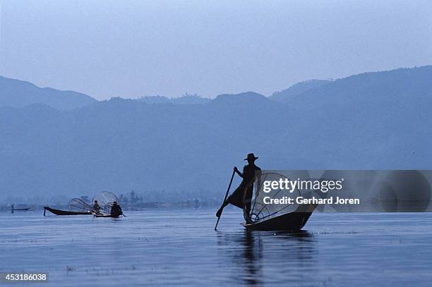 Myanmar Inya Background 112 Inya Lake Stock Photos, High-Res Pictures, and Images - Getty Images