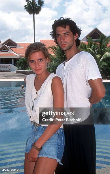 Anja Kling mit Freund Jens Solf am am Rande der Dreharbeiten zur ZDF-Serie "Verschollen in Thailand" im "Hotel Dusit Santiburi" auf Insel Koh Samui,...