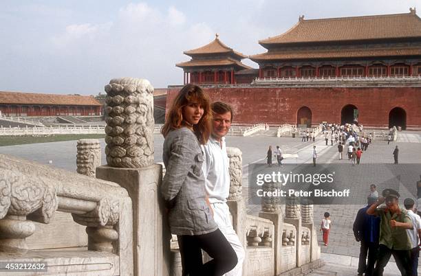 Desiree Nosbusch und Lebensgefährte Georg Bossert am Rande der Dreharbeiten der TV-Show "Heute abend in Beijing" am in Peking, China.