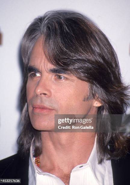 Singer Hal Ketchum attends the 29th Annual Academy of Country Music Awards on May 3, 1994 at Universal Amphitheatre in Universal City, California.