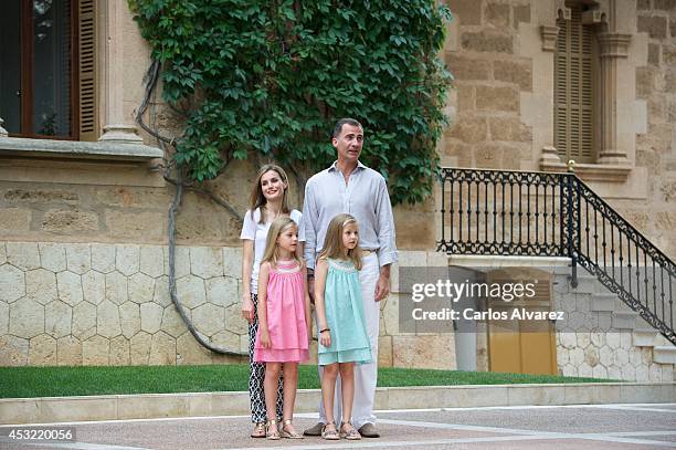 King Felipe VI of Spain, Queen Letizia of Spain and their daugthers Princess Leonor of Spain and Princess Sofia of Spain pose for the photographers...