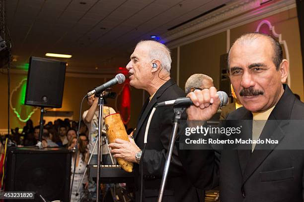 Jerry Rivas 159 Jerry Rivas Stock Photos, High-Res Pictures, and Images - Getty Images