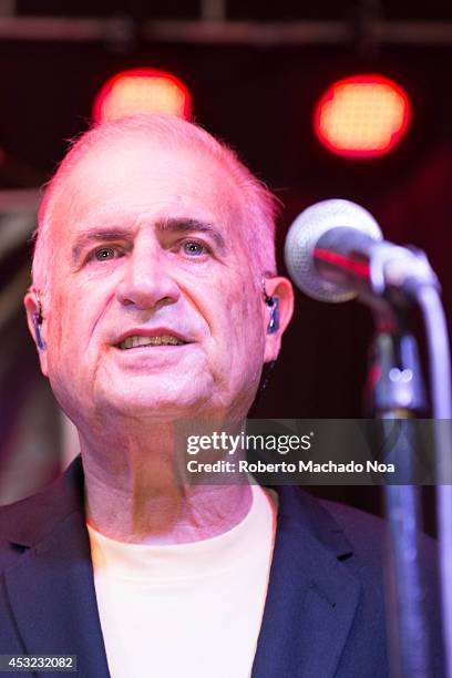 Jerry Rivas El Gran Combo In Concert Photos and Premium High Res Pictures - Getty ...