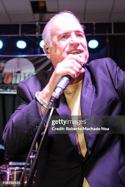 Jerry Rivas 79 El Gran Combo In Concert Stock Photos, High-Res Pictures, and Images ...