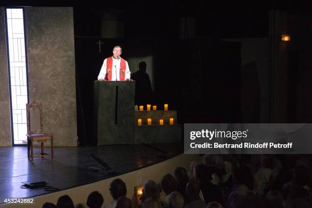 Actor Francis Huster performs in 'L'Affrontement' play during the 30th Ramatuelle Festival : Day 5 on August 5, 2014 in Ramatuelle, France.