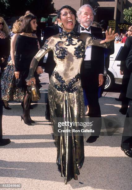 Actress Paula Kelly attends the 41st Annual Primetime Emmy Awards on September 17, 1989 at the Pasadena Civic Auditorium in Pasadena, California.