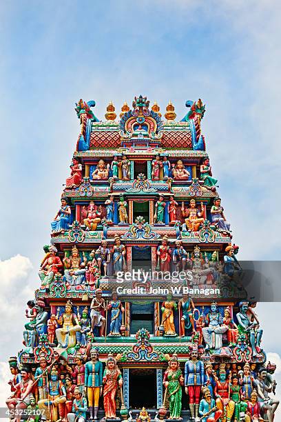 hindu temple, singapore - sri mariamman temple singapore stock pictures, royalty-free photos & images