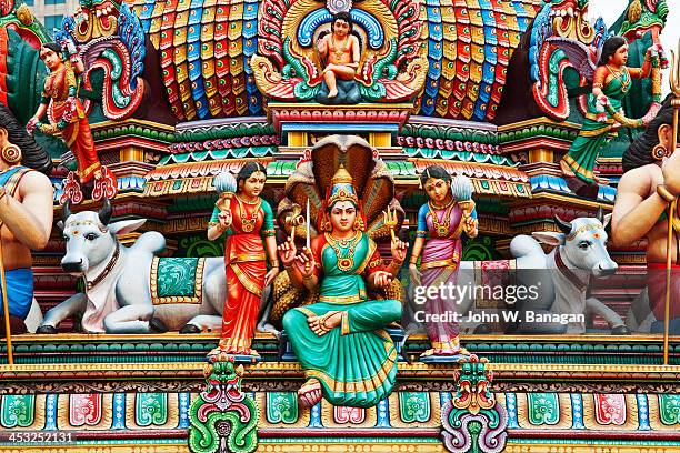 hindu temple, singapore - sri mariamman temple singapore stock pictures, royalty-free photos & images