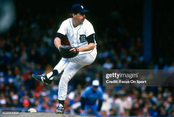 Jack Morris of the Detroit Tigers pitches against the Toronto Blue Jays during an Major League Baseball game circa 1989 at Tiger Stadium in Detroit,...