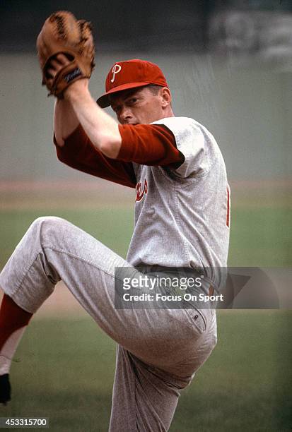 Pitcher Jim Bunning of the Philadelphia Phillies pitches during an Major League Baseball game circa 1964. Bunning played for the Phillies from...