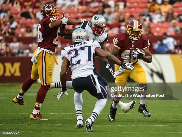 Washington Redskins inside linebacker Will Compton runs for yardage on the first drive in the first of the game between the Washington Redskins and...