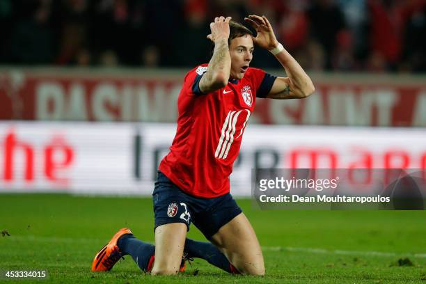 Nolan Roux of Lille reacts to a referee decision during the Ligue 1 match between LOSC Lille and Olympique de Marseille held at Stade Pierre-Mauroy...