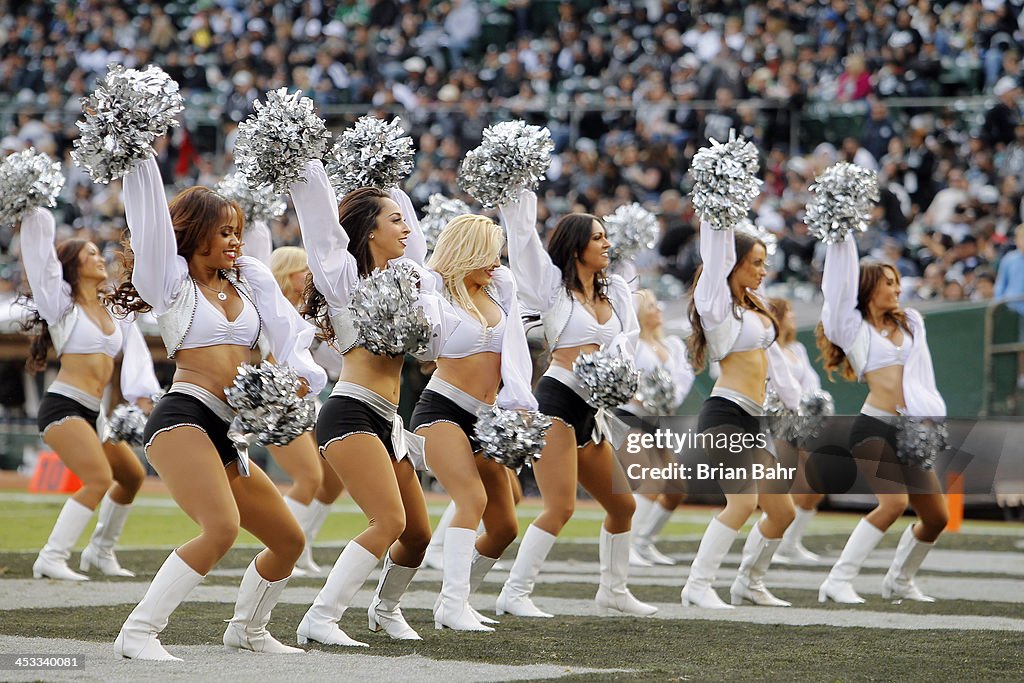 Philadelphia Eagles v Oakland Raiders