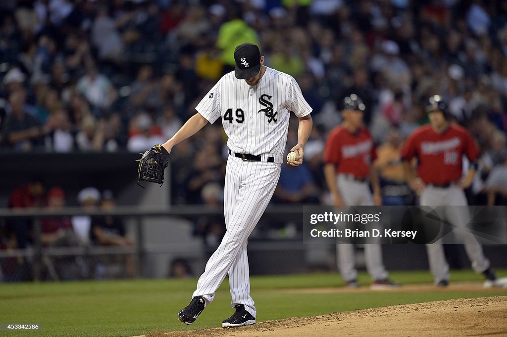 Minnesota Twins v Chicago White Sox