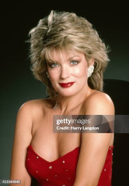 Announcer Mary Hart poses for a portrait in 1985 in Los Angeles, California.