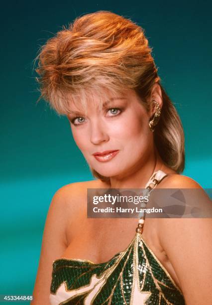 Announcer Mary Hart poses for a portrait in 1985 in Los Angeles, California.