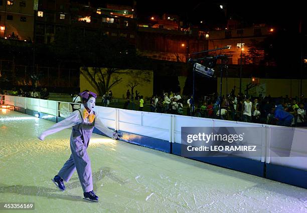 Pantomime On Ice Photos And Premium High Res Pictures Getty Images pantomime-on-ice-photos-and-premium-high-res-pictures-getty-images