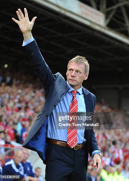 Stuart Pearce, manager of Nottingham Forest salutes the fans during the Sky Bet Championship match between Nottingham Forest and Blackpool at City...