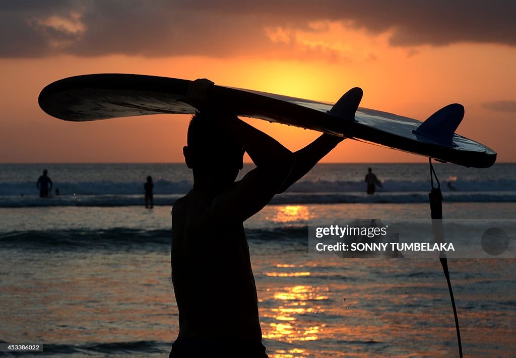 INDONESIA-BALI-LIFESTYLE-TOURISM-SUNSET