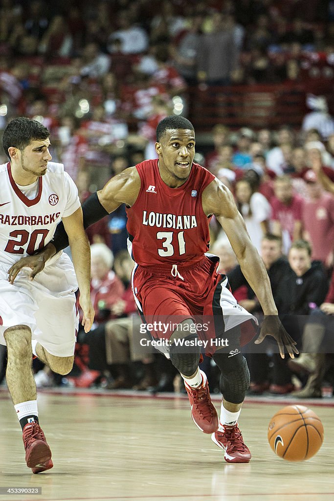 Louisiana Ragin' Cajuns v Arkansas Razorbacks