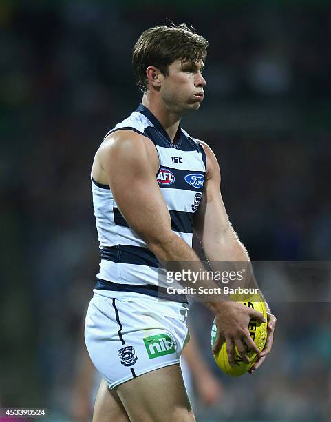 Tom Hawkins of the Cats prepares to kick for goal during the round 20 AFL match between the Geelong Cats and the Fremantle Dockers at Skilled Stadium...