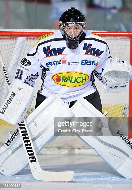 David Madlener during a test game in Schwenningen, Germany.