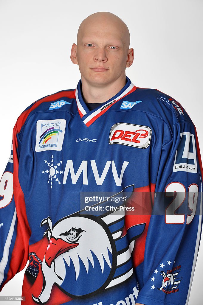 Denis Reul during a DEL game in Mannheim, Germany. News Photo - Getty ...