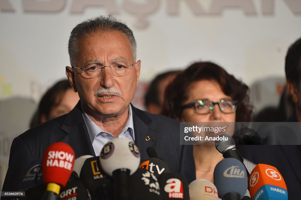 Presidential candidate Ihsanoglu speaks to public in Istanbul