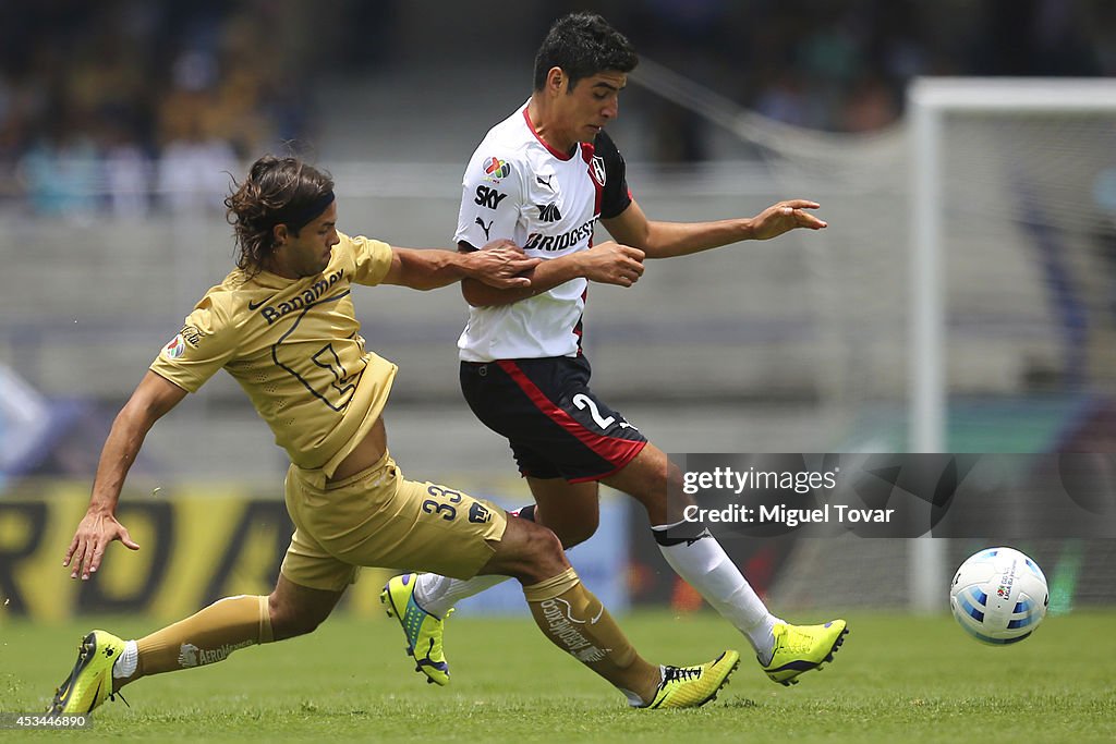 Pumas UNAM v Atlas - Apertura 2014 Liga MX