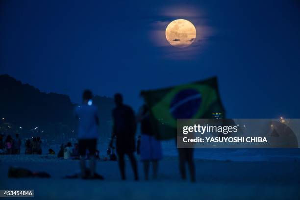 Moon Over Rio Grand 1,107 Rio Moon Stock Photos, High-Res Pictures, and Images - Getty Images