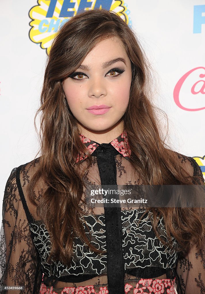 Actress Hailee Steinfeld attends FOX's 2014 Teen Choice Awards at The ...