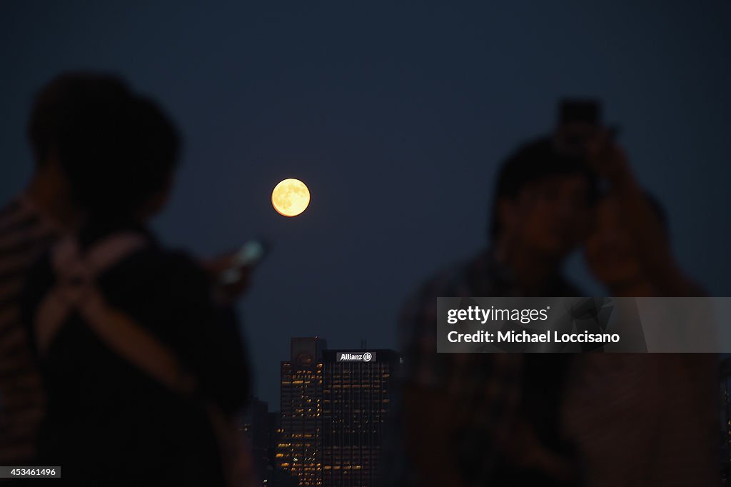 Biggest Supermoon Of 2014 Lights Up The Sky