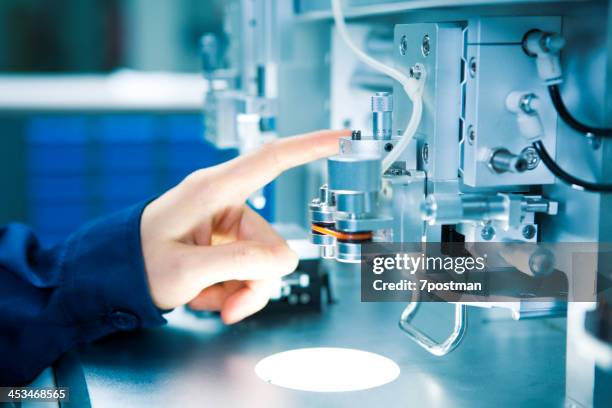 testing of electronic equipment - assessment tool stockfoto's en -beelden