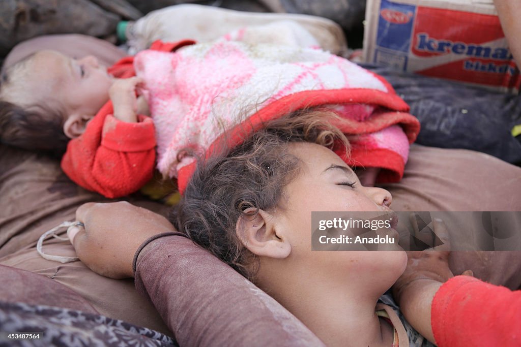 Yezidis trapped in the Sinjar mountains arrive in Syria's Haseki