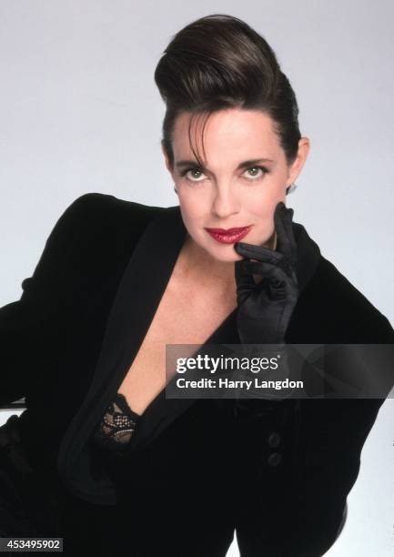 Actress Linda Gray poses for a portrait in 1988 in Los Angeles, California.