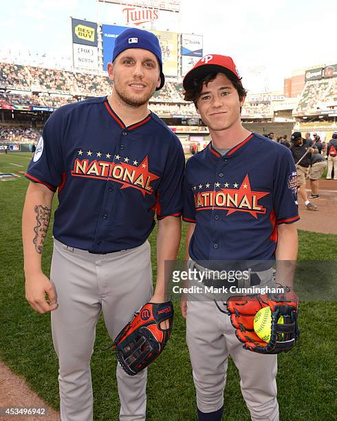 Chris Distefano and Television actor Charlie McDermott pose for a photo prior to the 2014 Taco Bell MLB All-Star Legends & Celebrity Softball Game at...