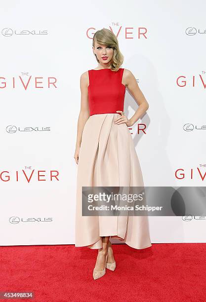 Actress and singer Taylor Swift attends "The Giver" premiere at Ziegfeld Theater on August 11, 2014 in New York City.