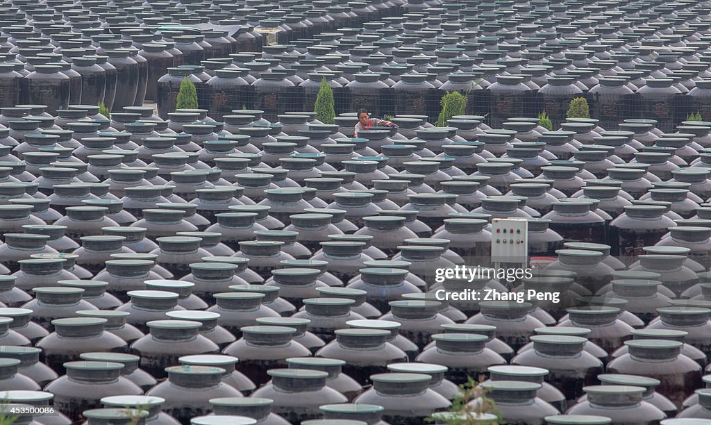 Life in a vinegar factory in China