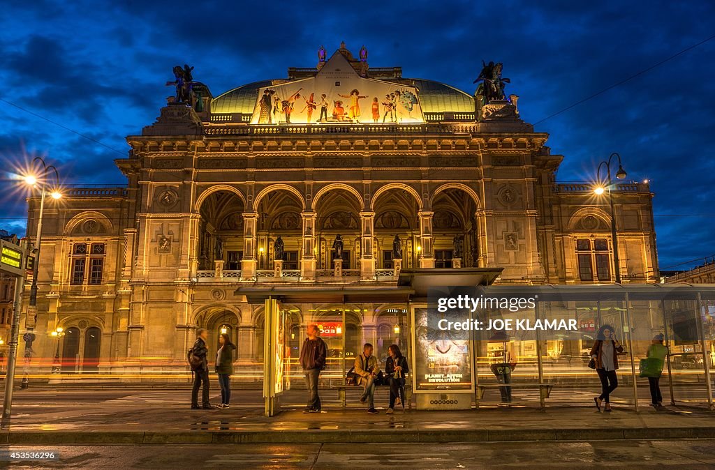 FEATURE-VIENNA--OPERA-TOURISM-MUSIC