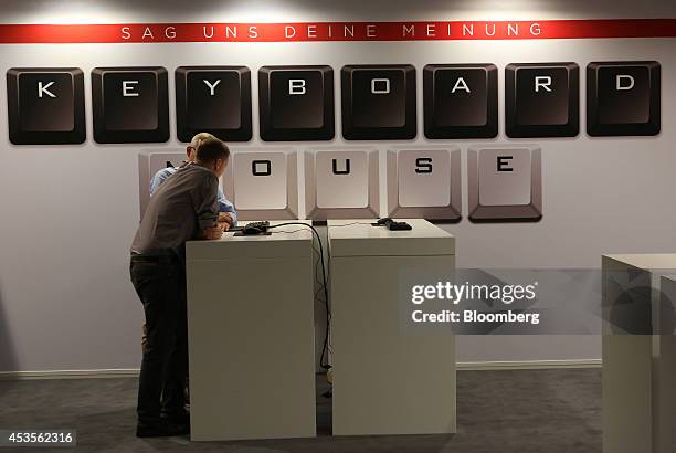 Turtle Computer System 71 Turtle Computer Stock Photos, High-Res Pictures, and Images - Getty ...