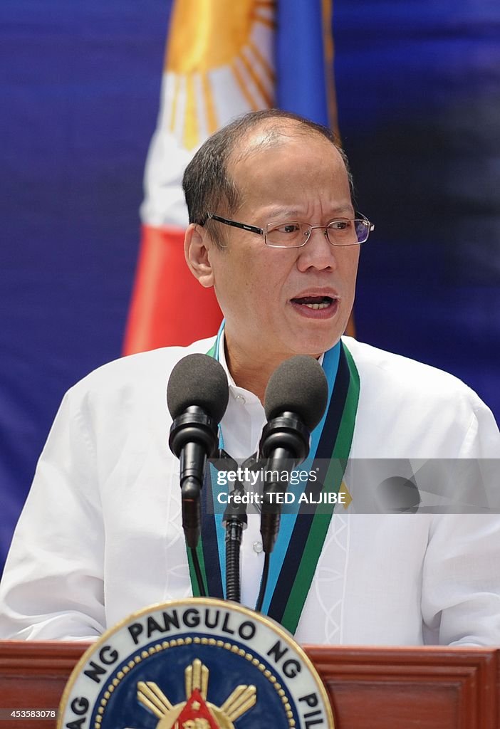 PHILIPPINES-POLITICS-CONSTITUTION-AQUINO