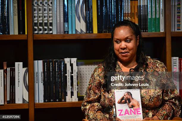 Writer Zane 45 Zane Book Signing At Books And Books Stock Photos, High-Res Pictures ...