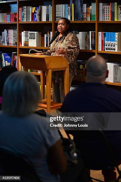 Writer Zane 45 Zane Book Signing At Books And Books Stock Photos, High-Res Pictures ...