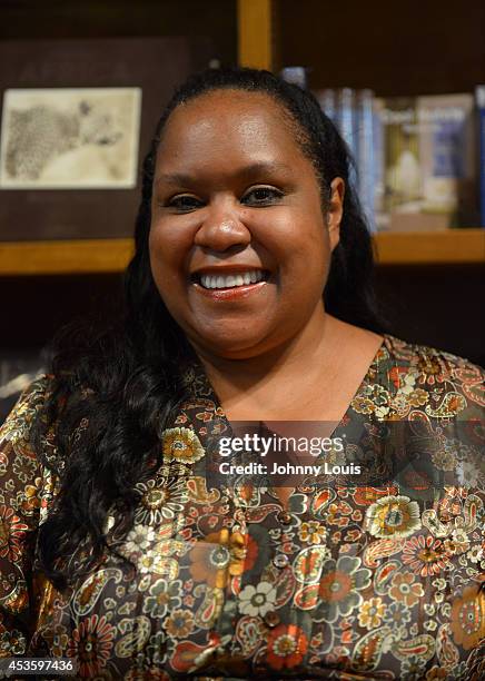 Writer Zane 45 Zane Book Signing At Books And Books Stock Photos, High-Res Pictures ...